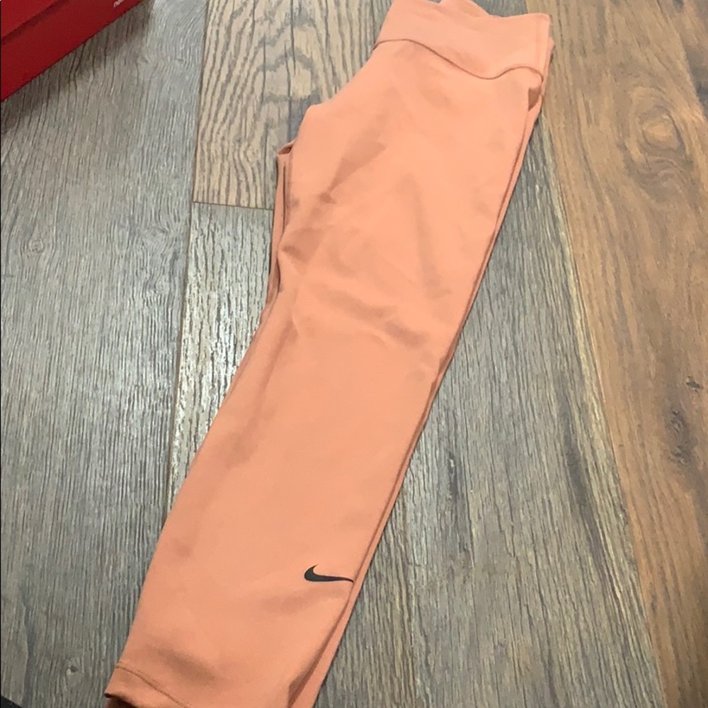 Nike Crop Leggings